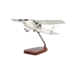 Cessna 172 Skyhawk SP Large Mahogany Model