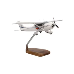 Cessna 182 Skylane (White) Large Mahogany Model